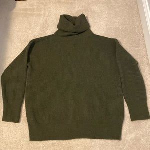 Dreamers M/L turtleneck sweater in olive 🫒 green
